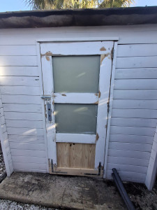 Photo de galerie - Apres restauration.
bas de porte  équerre intérieur extérieur enduit bois , préparation pour mise  en peinture .

