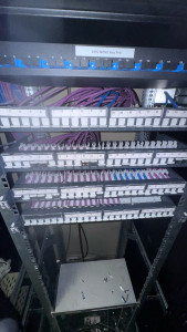 Photo de galerie - Connectique informatique