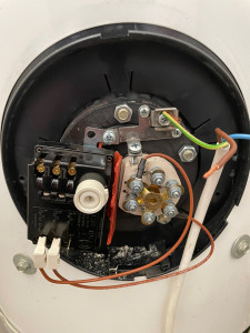 Photo de galerie - Remplacement thermostat de chauffe eau