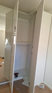 Photo de galerie - Montage armoire IKEA