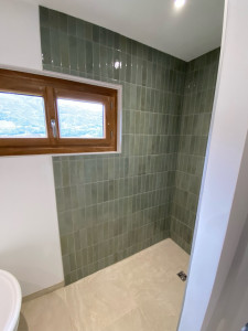 Photo de galerie - Création d’une salle de bain sur-mesure et d’une douche à l’italienne