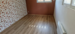 Photo de galerie - Rénovation après sinistre murs et sol parquet stratifier. 