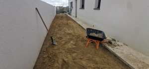 Photo de galerie - - Préparation de sol pour pose de gazon synthétique 