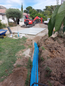 Photo de galerie - Instalation de piscine coque .