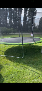 Photo de galerie - Montage d’un trampoline xl 