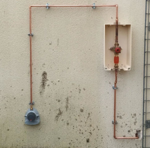 Photo de galerie - Instalation gaz avec arrêt coup de point , échangeur deux bouteilles  , et vanne d arrêt ..