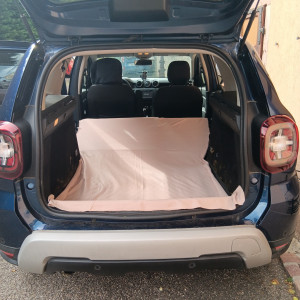 Photo de galerie - Coffre arrière Duster : Longueur 180cms. Largeur 100 à 130cms. Hauteur 95.