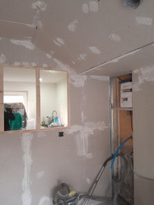 Photo de galerie - Création réalisation pose de placo rail isolant verrière petite installation électrique.