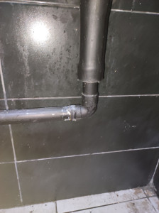 Photo de galerie - Bricolage de toilette 
