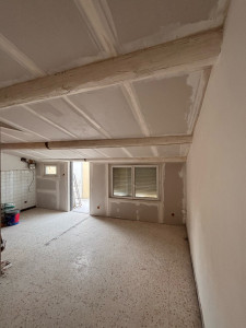 Photo de galerie - Doublage des murs + faux plafonds entre poutre