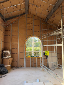 Photo de galerie - Pose d'ossature métallique et isolation avant pose de placo, maison de 600m² à Saint-Tropez