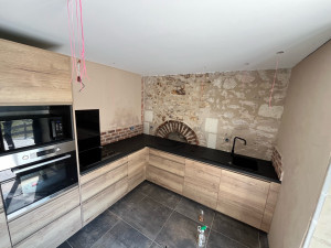 Photo de galerie - Pose cuisine et enduit chaux murale 
