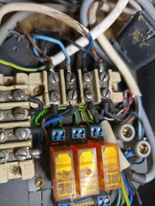 Photo de galerie - Recherche de panne sur circuit domotique.