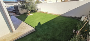 Photo de galerie - - Mise en place du gazon synthétique 