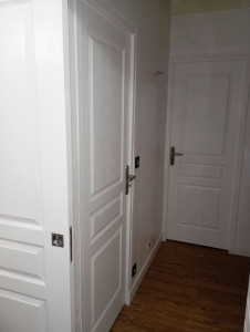 Photo de galerie - Changement des portes chez un client (4) dont une coulissante pour la SDB.