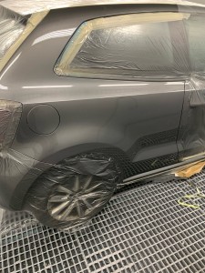 Photo de galerie - Peinture sur élément de carrosserie 