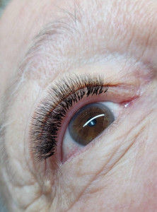 Photo de galerie - Pose d’extension de cils 