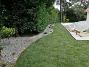 Photo de galerie - Gazon rouleau + bordure acier corten