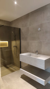 Photo de galerie - Installation meuble vasque + paroie de douche 