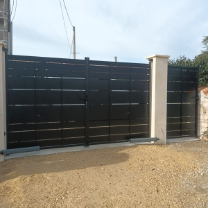Photo de galerie - Pose portail et portaillon avec motorisation 