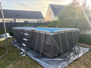 Photo de galerie - Montage d’une piscine tubulaire à La Chapelle Saint Mesmin