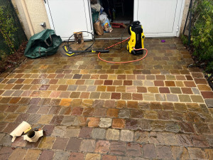 Photo de galerie - Nettoyage pavé au karcher 