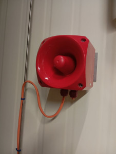 Photo de galerie - Installation et raccordement de sirènes d’alarme filaires