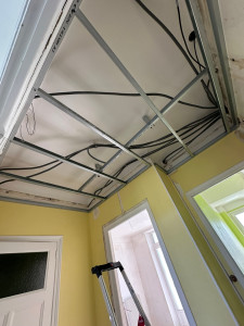 Photo de galerie - Ossature métallique pour cacher les gaines électriques 