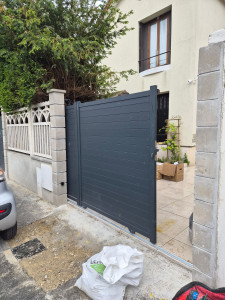 Photo de galerie - Pose portail coulissant 