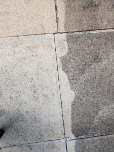 Photo de galerie - Nettoyage et décapage de vos terrasses extérieur