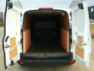 Photo de galerie - Un Ford Transit Rallongé L2 (plus de 2 mètres de longueur utile dans le coffre) pour débarrasser ou transporter tout ce que vous souhaitez. Homme costaud (métier du bâtiment) supplémentaire les soirs et week-ends.