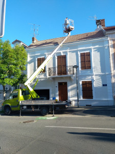 Photo de galerie - Dépannage fuite en urgence avec nacelle