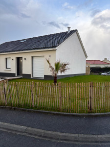 Photo de galerie - Clôture bois plus aménagement jardin plus pelouse 