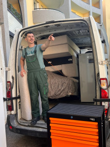 Photo de galerie - Bonjour, je suis disponible avec mon utilitaire de 12 m³. voici mon numéro +33744799525 