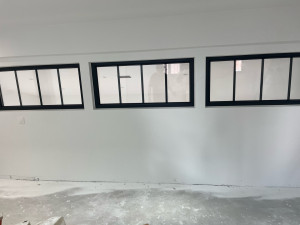 Photo de galerie - Menuiserie fixé dans un cabinet 