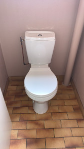 Photo de galerie - Pose d’un WC Standard, Alimentation WC en cuivre 