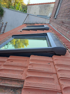 Photo de galerie - Fourniture et pose de velux avec volet roulant 