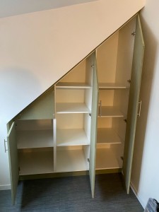 Photo de galerie - Dressing sous pente sur mesure 