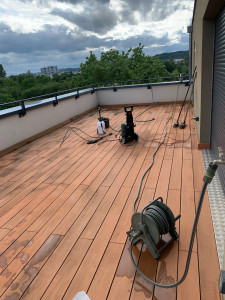 Photo de galerie - Terrasse avant nettoyage 