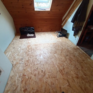 Photo de galerie - Remise à niveau d' un sol de chambre en OSB