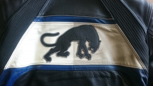 Photo de galerie - Rénovation blouson cuir moto