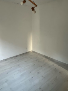 Photo de galerie - Pose de parquet et plinthes 