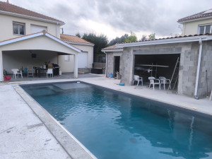 Photo de galerie - Construction piscine à Saint-Clair-Rhône 2023