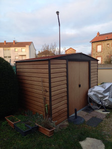 Photo de galerie - Création dalle et pose cabanon métal 