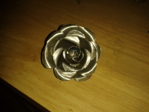 Photo de galerie - Rose en aluminium