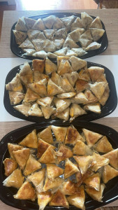 Photo de galerie - Bricks aux différentes saveurs (steak haché, kiri/poulet, cheddar/crevette vache qui rit) 