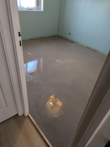 Photo de galerie - Ragréage avant pose de lame PVC à clipser 