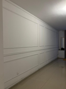 Photo de galerie - Installation de 20m lineaire de moulures en intérieur.