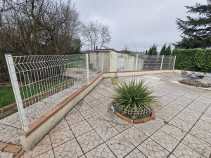 Photo de galerie - Pose de poteaux et de grillages