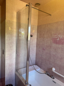 Photo de galerie - Remplacement d'une baignoire classique par une baignoire DUO Bain/Douche, adapté aux personnes à mobilité réduite. 